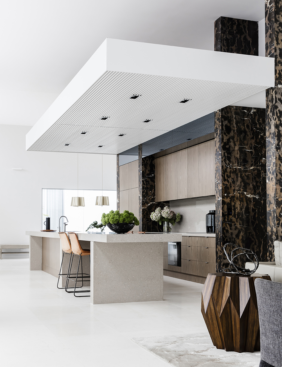 Luxuriour kitchen with black and brown marble features by Sydney Interior Designer Brendan Wong